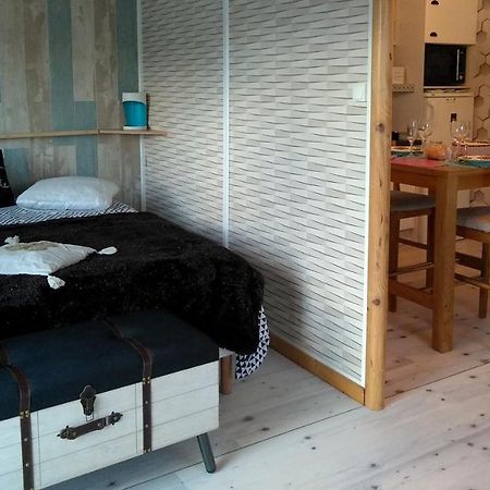 Le Haut Village Chambre D'Hotes Mobi-Loft Cosy Sauna ,Douche ,Chromotherapie Arrest Bagian luar foto